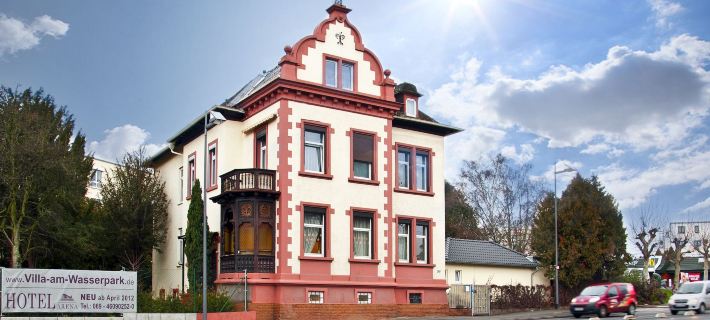 Arena Villa am Wasserpark Hotel di Frankfurt