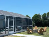 Relaxing Apollo Waterfront Retreat I Pool l Spa l Dock I Firepit Hotels in Apollo Beach