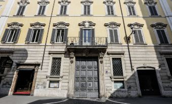 Spanish Steps Apartments