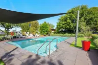 Albury Gardens Tourist Park - Pools