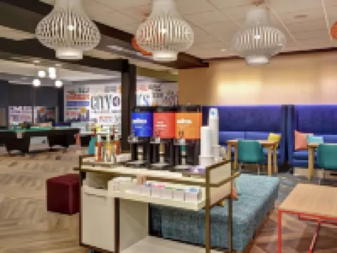 ทรูบายฮิลตัน สนามบินราเลห์ เดอแรม โรงแรมในแครี