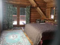 Redwood Log Cabin Hotels in Smith River