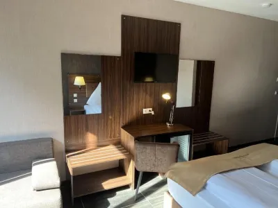 Hotel Pasa Paradies Kostenlose PARKPLÄTZE Wildpark Alte Fasanerie Klein-Auheim 주변 호텔