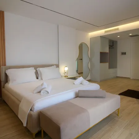 Julia Hotel