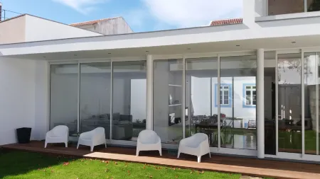 My Angra Charming House Отели в г. Ангра-ду-Эроижму