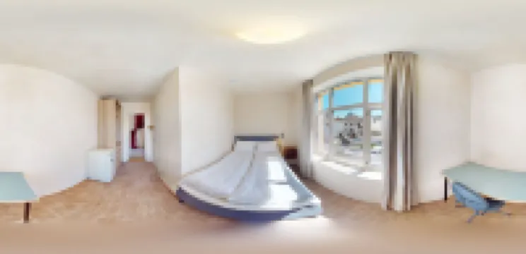 Central Guest House - Bedroom with Private Bathroom