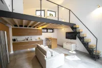 Design Central Apartment - parkir