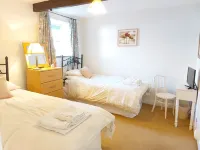Garth Cottage-spacious family and dog friendly, two bedrooms both with ensuites.