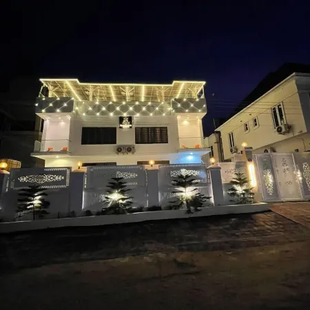 Marathon Hotel and Suites