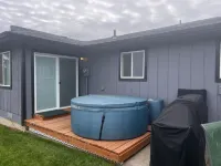 New! 2 Kings! Hot Tub! Access to Full Gym!Espresso! Fully Fenced Yard!