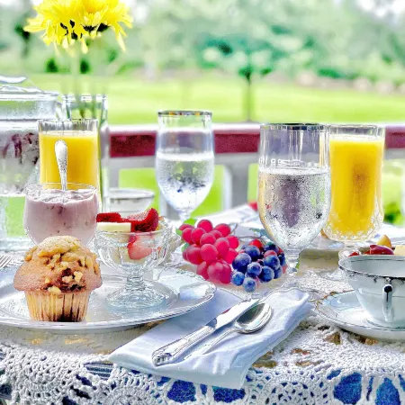 Clyde and Marie's Bed & Breakfast Отели в г. Форест