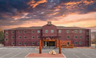 Wolfe's Hotel Moab