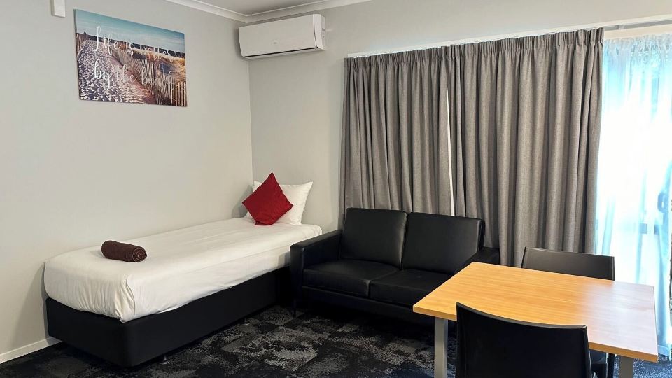 Lorne Apartments