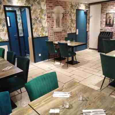Les Remparts Dining/Meeting Rooms