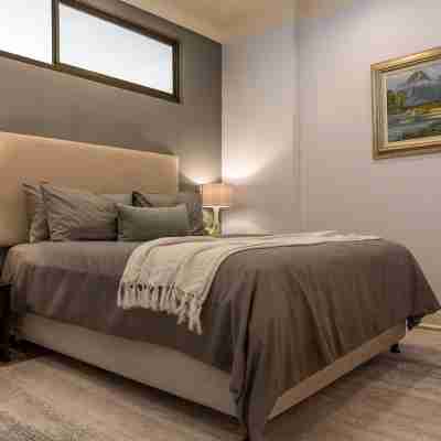 Cozy Corner Apartment Rooms