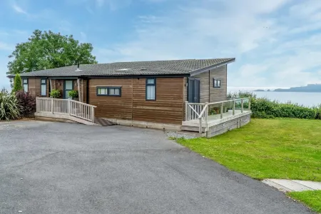 Shearwater 30 - 2 Bedroom Lodge - Summerhill