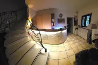 Auberge les Aromes Hotels in Opio