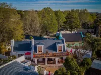 Aan de Oever Guesthouse Hotels near Drostdy Museum