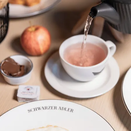Schwarzer Adler - Concept Living
