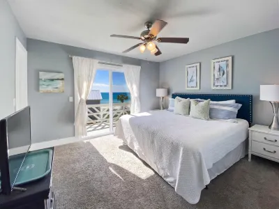 Shoreline Townhomes #10 - 2 Br Townhouse by RedAwning