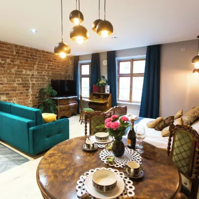 Luxury Royal Apartment Отели рядом с достопримечательностью «Музей Аптеки»