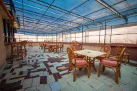Alma Hotel - 2-Star
