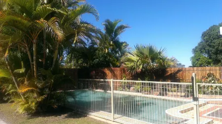 Pacific Paradise Airport Motel Отели в г. Мадджимба