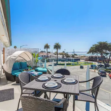 Cayucos Duo 2 Bungalows w/ Views & Lounge Space Pet Friendly