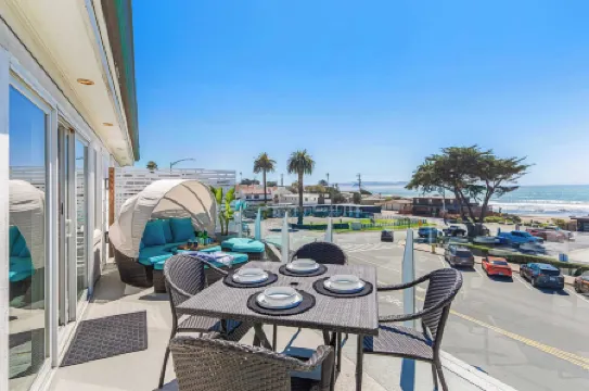 Cayucos Duo 2 Bungalows w/ Views & Lounge Space Pet Friendly
