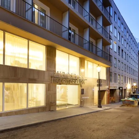 Eurostars Madrid Gran Vía Отели рядом с достопримечательностью «Чуэка»