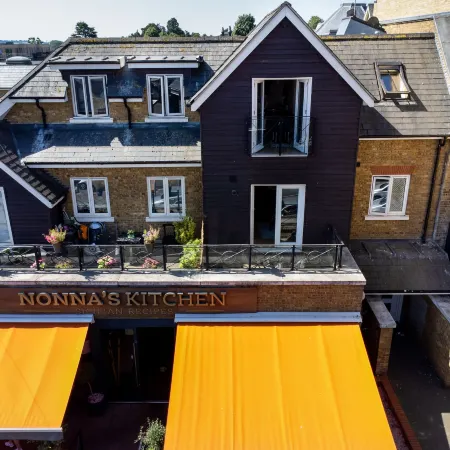 Velvet 1-Bedroom Penthouse, Clockhouse, Hoddesdon