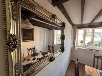 Rustic Cottage in the countryside Hotels in Crewkerne