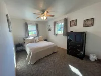 Golden Pond Cabin • Private Beach & Firepit