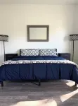 Bayou Getaway - Charming 1-bedroom house on a pond in tranquil Breaux Bridge, LA