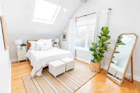 Starlight: Gorgeous 2-bedroom, Skylights, Close to Yale & Downtown New Haven Отели рядом с достопримечательностью «Арт-галерея Йельского университета»