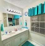 Waterfront Beauty! Incredible Sunsets, Exotic Birds and Gorgeous Water Views!