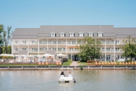 The Lake House on Canandaigua Отели в г. Канандейгуа