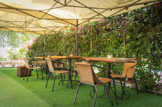 Serenity Hotel & Lodge