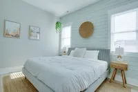 Bohemian Bliss by the Beach: Townhome w/ 5-min Walk to Beach & Free Golf Cart!