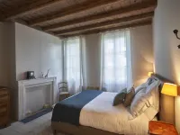Château Bonalgue - Pomerol Hotels in Libourne