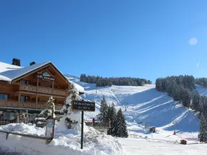 호텔 레스토랑 레 사팽 웰니스 & 고메이