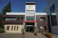 Hotel Varay Express Hotels in Kamed