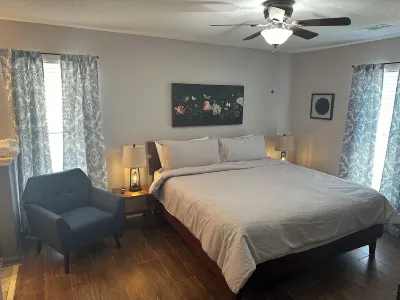 A Walk in Central Park. Tastefully decorated 3 bed 2 bath House in Southaven Hotel in zona Get Out Southaven