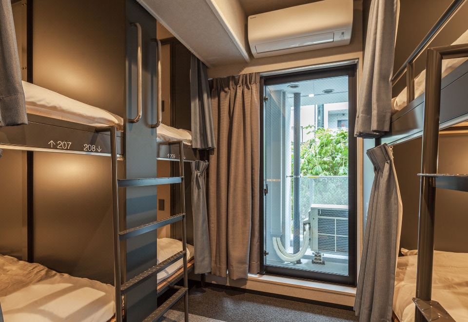 2. 호텔 플러스 호..