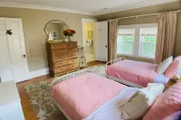 Perfect Newport Beach Getaway-Steps to Beach_Ocean Views_Very close to Downtown