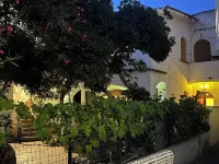 House with garden with 2 bedrooms, 2 bathrooms, 50 meters from Beach