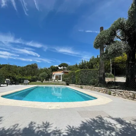 Maison Familiale au Calme, à Seulement 10 Minutes de Grasse Capitale du Parfum