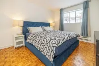 Spacious & Quiet 3 BDR Apt /15 mins to DT &Parking