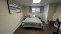 Peaceful and Inviting 4 Bedroom Bilevel House Hotel a Red Deer