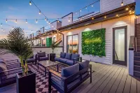 2 Hot Tubs Karaoke Game Room Downtown Nashville